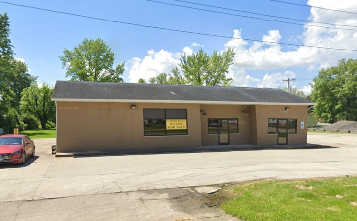 Pictures of Retail property located at 381 STATE HWY, BETHANY, IL 61914 for sales - image #1