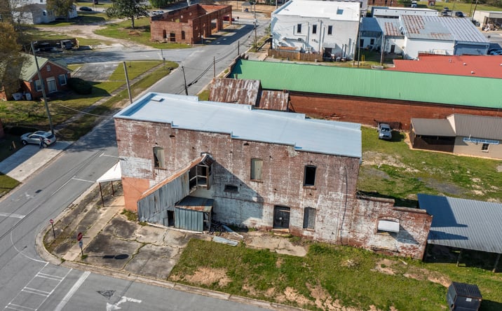 Pictures of Retail property located at 82 DROMEDARY ST, WOODBURY, GA 30293 for sales - image #1