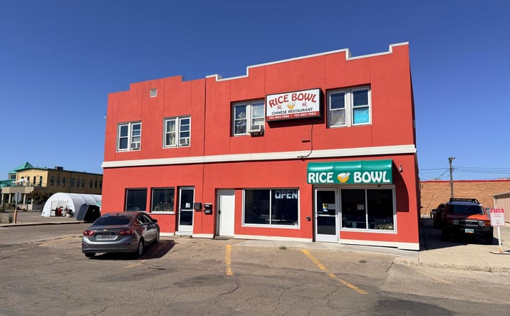Pictures of Retail, Business for Sale property located at 107 4th Avenue Northwest, Mandan, ND 58554 for sales - image #1