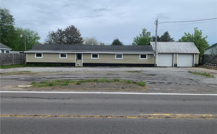 Pictures of Retail property located at 1392 New York 176, Fulton, NY 13069 for sales - image #1