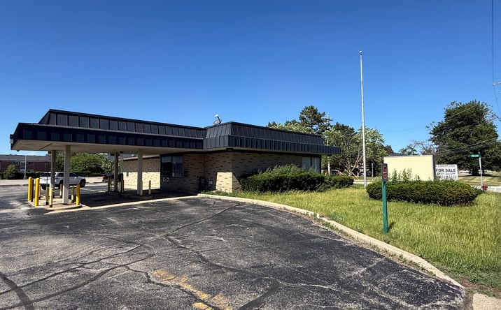 Pictures of Retail property located at 14801 E 12 Mile Road, Warren, MI 48088 for sales - image #1