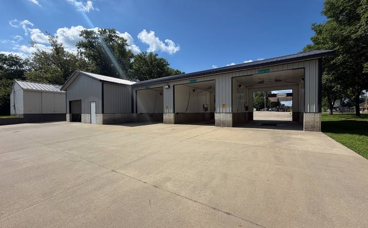 Pictures of Office property located at 106 W Plum Street, Grayville, IL 62844 for sales - image #1