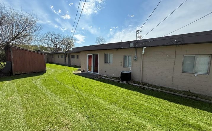 Pictures of Multifamily property located at 50 N Cres Dr, Hermitage, PA 16148 for sales - image #1