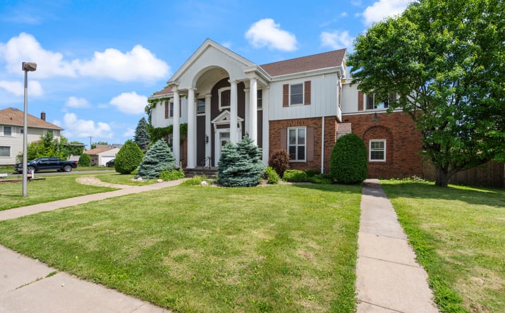 Pictures of Multifamily property located at 1304 HAMMOND AVE, SUPERIOR, WI 54880-1623 for sales - image #1