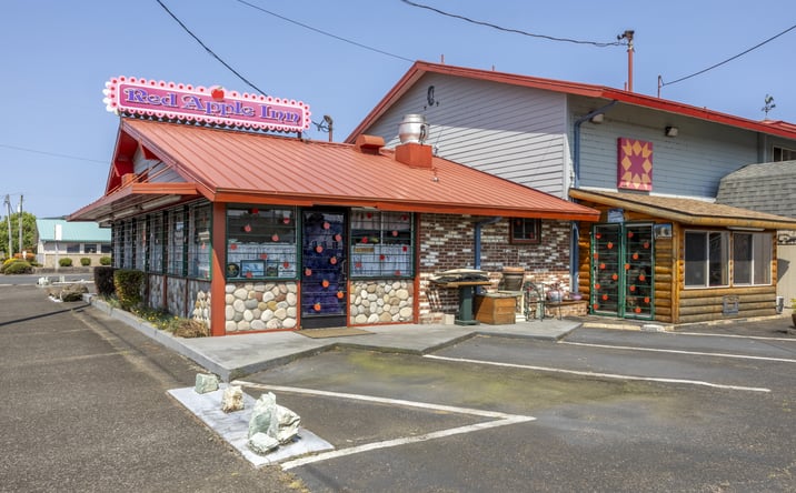 Pictures of Hospitality property located at 815 MAIN AVE, TILLAMOOK, OR 97141-3813 for sales - image #1
