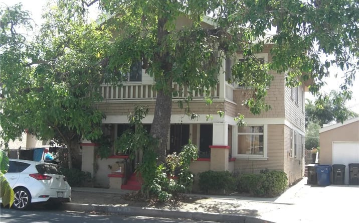 Pictures of Multifamily property located at 3846 S Gramercy Place, Los Angeles, CA 90062 for sales - image #1