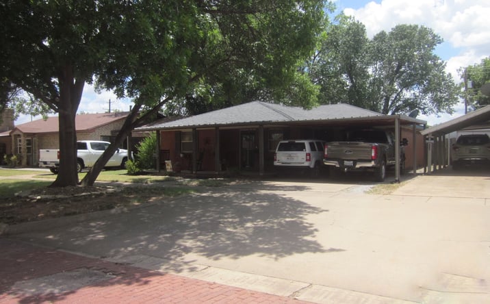 Pictures of Retail, Multifamily, Mixed Use property located at 307 Avenue G Northwest, Childress, TX 79201 for sales - image #1
