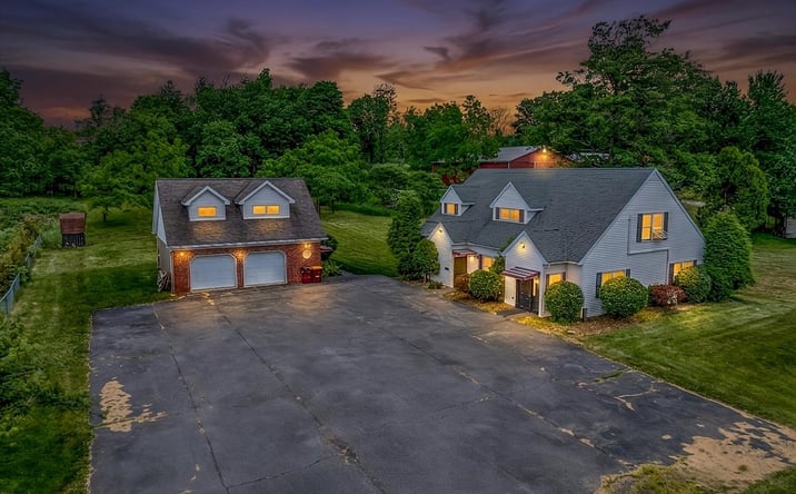 Pictures of Mixed Use, Retail, Multifamily property located at 543 Hamlin Highway, Lake Ariel, PA 18436 for sales - image #1
