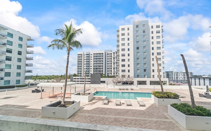 Pictures of Multifamily property located at 140 South Dixie Highway, Hollywood, FL 33020 for sales - image #1