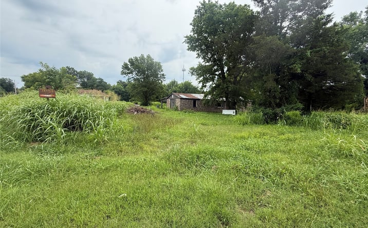 Pictures of Land property located at 907 W Corporation Street, Henryetta, OK 74437 for sales - image #1