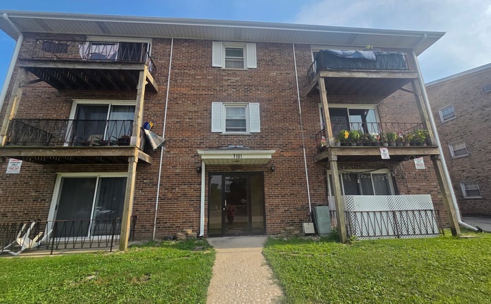 Pictures of Multifamily property located at 7101 W 99th Street, Chicago Ridge, IL 60415 for sales - image #1