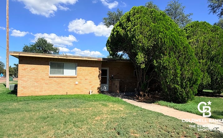 Pictures of Multifamily property located at 512 Conkling Ave, Garden City, KS 67846 for sales - image #1