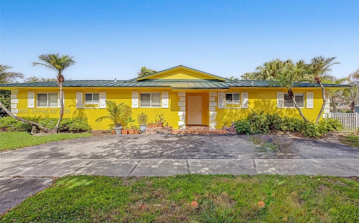 Pictures of Multifamily property located at 10650 SW 77th Ct, Pinecrest, FL 33156 for sales - image #1