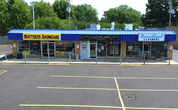 Pictures of Retail, Industrial property located at 28908 Lake Shore Blvd, Willowick, OH 44095-4655 for sales - image #1