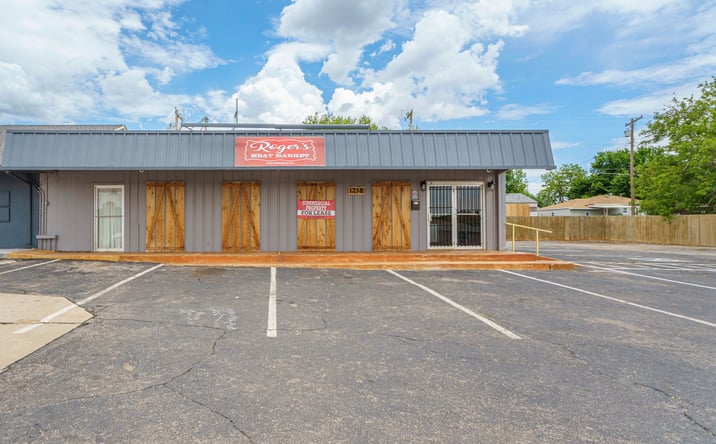 Pictures of Retail, Office, Special Purpose property located at 1218 Colorado Avenue, Elk City, OK 73644 for sales - image #1