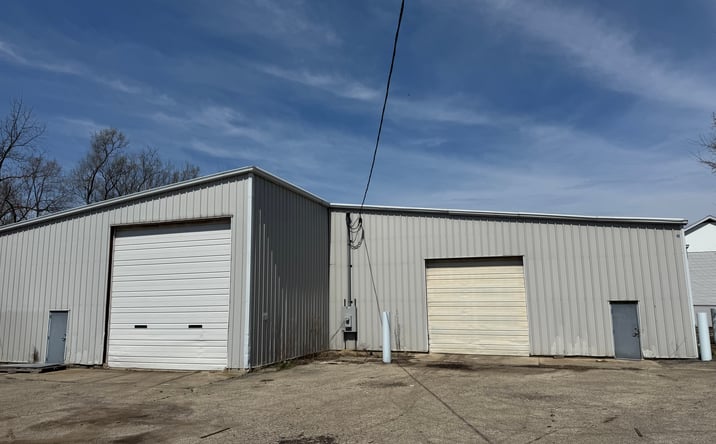 Pictures of Retail, Industrial property located at 5700 WALNUT ST, RICHMOND, IL 60071-9201 for sales - image #1