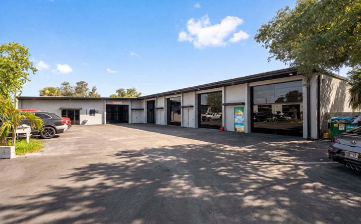 Pictures of Retail, Office, Industrial property located at 501 Interstate Court, Sarasota, FL 34240 for sales - image #1