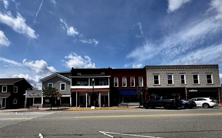 Pictures of Retail, Multifamily, Mixed Use property located at 129-131 Erie Street, Edinboro, PA 16412 for sales - image #1