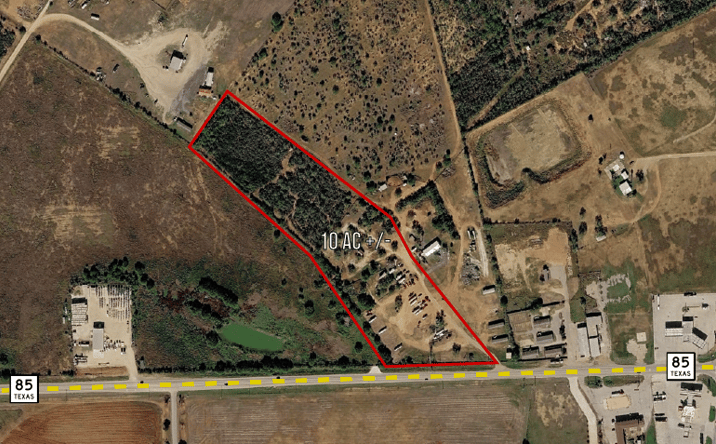 Pictures of Land property located at 1160 East Highway 85, Dilley, TX 78017 for sales - image #1