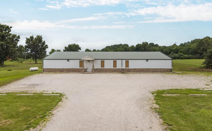 Pictures of Retail, Industrial property located at 990 Schoolview Dr, Marshfield, MO 65706 for sales - image #1