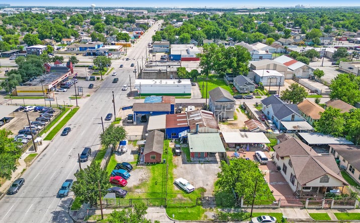 Pictures of Retail, Industrial, Business for Sale property located at 1106 North Wayside Drive, Houston, TX 77011 for sales - image #1