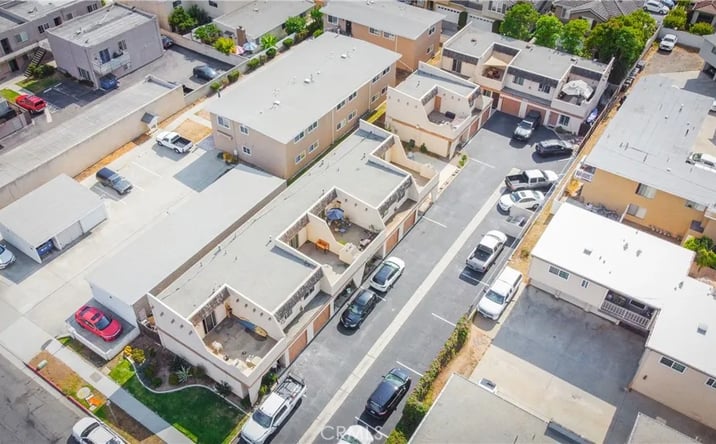 Pictures of Multifamily property located at 18911 Florida Street, Huntington Beach, CA 92648 for sales - image #1