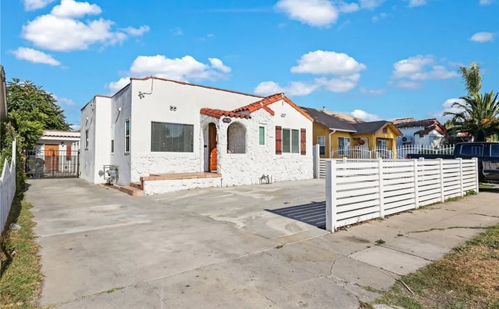 Pictures of Multifamily property located at 6612 2nd, Los Angeles, CA 90043 for sales - image #1