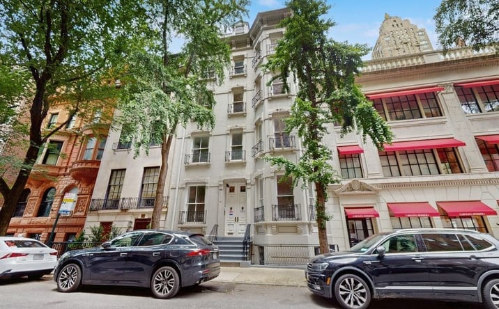 Pictures of Retail property located at 19 E 75TH ST, NEW YORK, NY 10021-2608 for sales - image #1