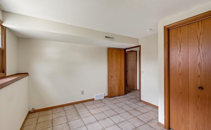 Pictures of Multifamily property located at 1 Georgetown Drive, Madison, WI 53719 for sales - image #1