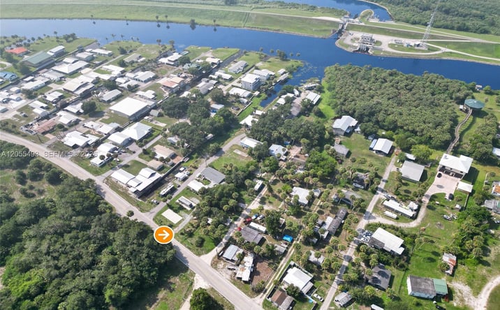 Pictures of Business for Sale property located at 1069 Marina, Moore Haven, FL 33471 for sales - image #1