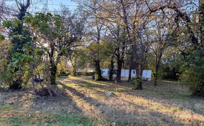 Pictures of Mixed Use property located at 108 S Bennett Avenue, Wagoner, OK 74467 for sales - image #1