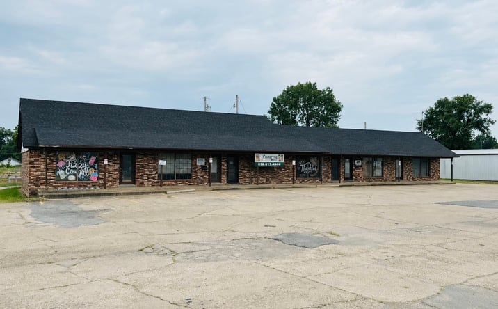 Pictures of Retail, Mixed Use, Office property located at 300 S Broadway Street, Checotah, OK 74426 for sales - image #1