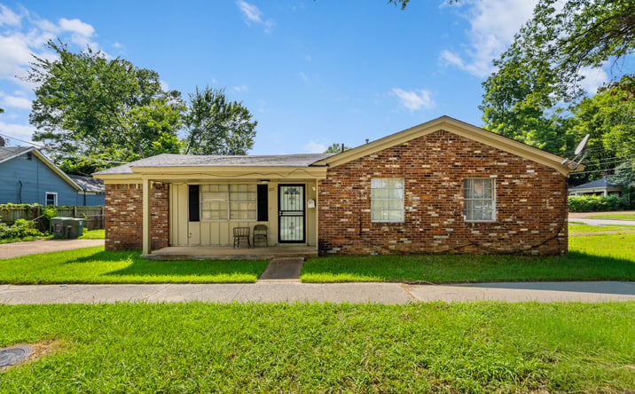 Pictures of Multifamily property located at 2567 OXFORD AVE, MEMPHIS, TN 38112, 2829 Sonora Drive, Memphis, TN 38115, 2800 Mojave Place, Memphis, TN 38115, 5698 Los Gatos Drive, Memphis, TN 38115, 5660 Los Gatos Drive, Memphis, TN 38115, 5655 Encino Cove, Memphis, TN 38115 for sales - image #1