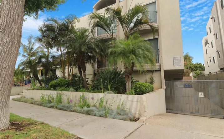 Pictures of Multifamily property located at 813 E La Palma Drive, Inglewood, CA 90301 for sales - image #1