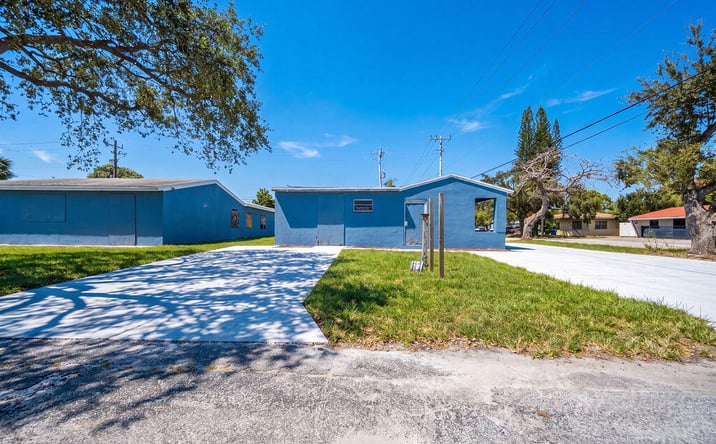 Pictures of Business for Sale property located at 1900 N 66TH Avenue, Hollywood, FL 33024 for sales - image #1