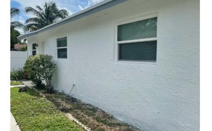 Pictures of Multifamily property located at 334 MOCKINGBIRD Lane # 1, Lantana, FL 33462 for sales - image #1