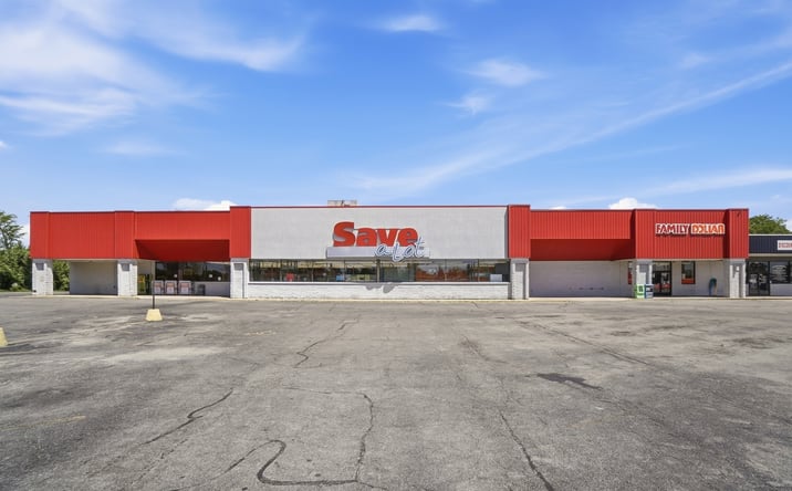 Pictures of Retail property located at 21 E. Dayton Yellow Springs Road, Fairborn, OH 45324 for sales - image #1