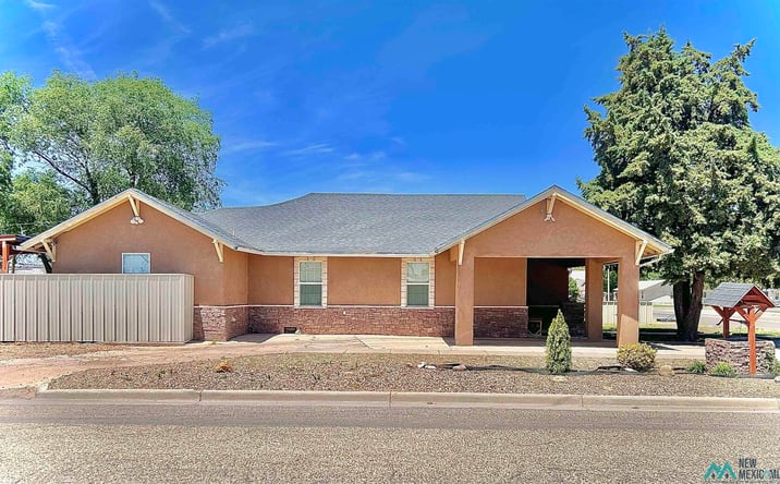 Pictures of Retail property located at 900 PILE ST, CLOVIS, NM 88101-5909 for sales - image #1