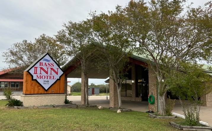 Pictures of Hospitality property located at 3149 Texas 72, Three Rivers, TX 78071 for sales - image #1