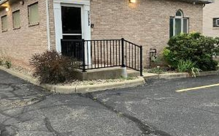 Pictures of Office property located at 1032 E MARKET ST, WARREN, OH 44483-6602 for sales - image #1