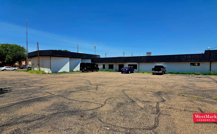 Pictures of Special Purpose property located at 5015 Knoxville Avenue, Lubbock, TX 79413 for sales - image #1