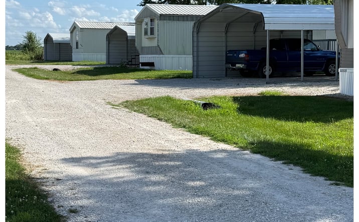 Pictures of Mobile Home Park property located at 32605 Karina Place, Macon, MO 63552 for sales - image #1