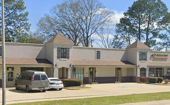 Pictures of Retail, Office, Mixed Use property located at 620 GUILBEAU RD, LAFAYETTE, LA 70506 for sales - image #1