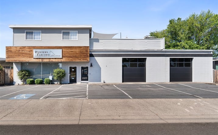 Pictures of Mixed Use, Industrial, Office property located at 2937 MERRIMAN RD, MEDFORD, OR 97501-1266 for sales - image #1