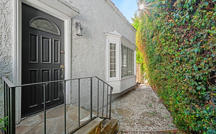 Pictures of Retail, Multifamily property located at 803 South Sycamore Avenue, Los Angeles, CA 90036 for sales - image #1