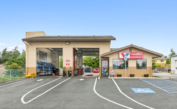 Pictures of Retail property located at 180 Northeast Midway Boulevard, Oak Harbor, WA 98277 for sales - image #1