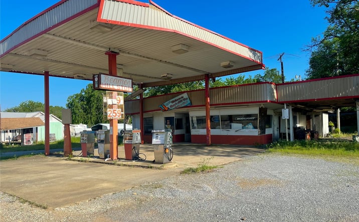 Pictures of Mixed Use property located at 804 E Main Street, Bokchito, OK 74726 for sales - image #1