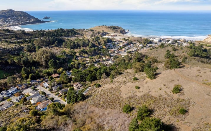 Pictures of Land property located at 0 Calera Ter, Pacifica, CA 94044 for sales - image #1