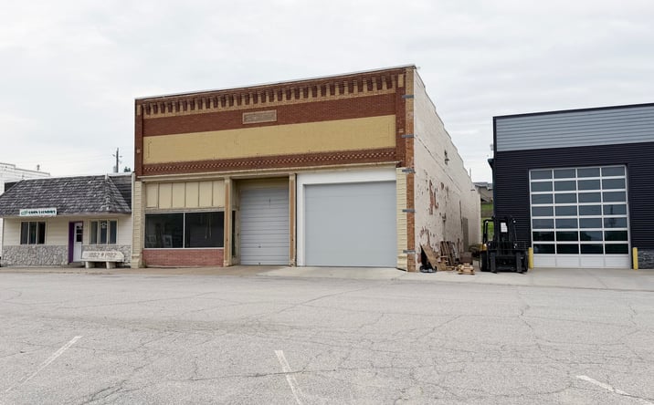 Pictures of Retail property located at 139 Main Street, Oakland, IA 51560 for sales - image #1