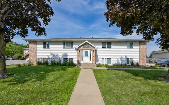 Pictures of Multifamily property located at 115 Sugar Creek Lane, North Liberty, IA 52317 for sales - image #1